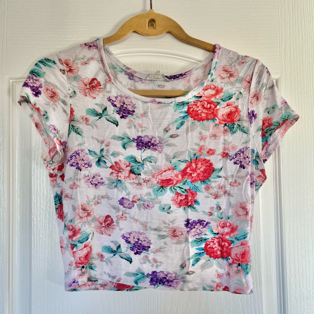Floral cropped t-shirt